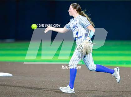 Thumbnail 2 in Angleton vs Barbers Hill @ Deer Park (UIL Softball 5A Region Finals) photogallery.
