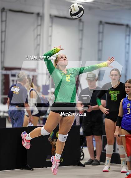 Thumbnail 2 in Pine Crest vs Jupiter (South Florida Showdown) photogallery.