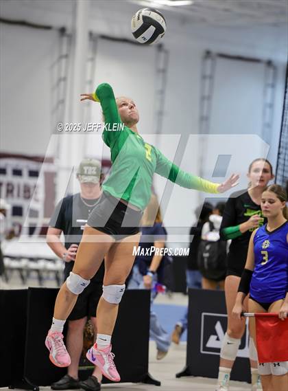 Thumbnail 1 in Pine Crest vs Jupiter (South Florida Showdown) photogallery.