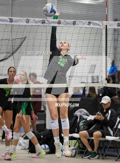 Thumbnail 1 in Pine Crest vs Jupiter (South Florida Showdown) photogallery.