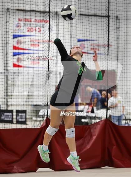 Thumbnail 2 in Pine Crest vs Jupiter (South Florida Showdown) photogallery.