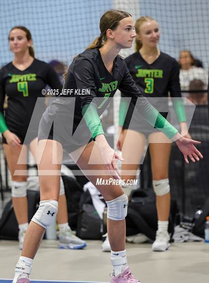 Thumbnail 3 in Pine Crest vs Jupiter (South Florida Showdown) photogallery.