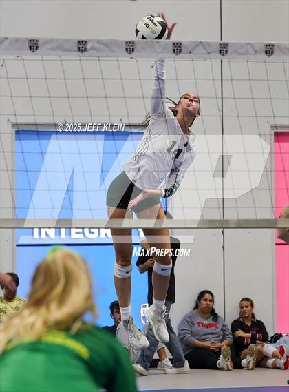 Thumbnail 3 in Pine Crest vs Jupiter (South Florida Showdown) photogallery.