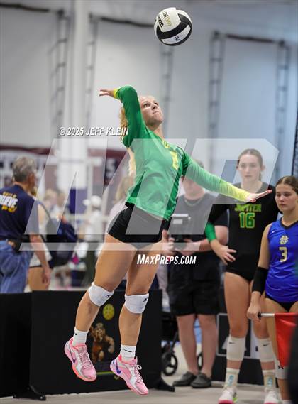 Thumbnail 3 in Pine Crest vs Jupiter (South Florida Showdown) photogallery.