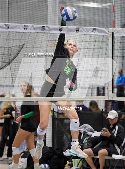 Thumbnail 3 in Pine Crest vs Jupiter (South Florida Showdown) photogallery.