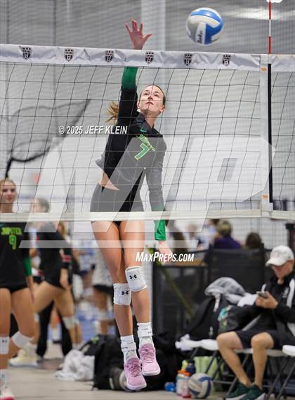 Thumbnail 1 in Pine Crest vs Jupiter (South Florida Showdown) photogallery.