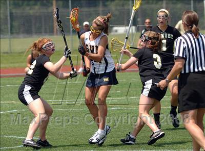 Thumbnail 1 in Nanuet vs. Shoreham-Wading River (NYSPHSAA Class C Semifinal) photogallery.
