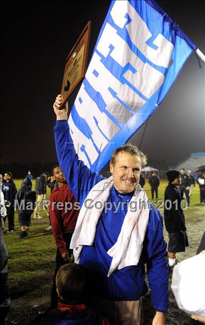 Thumbnail 2 in Oaks Christian @ Serra (CIF SS Northwest Division Final) photogallery.