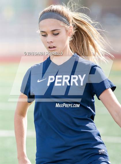 Thumbnail 2 in Perry vs. Gilbert (Coyote Classic Tournament) photogallery.