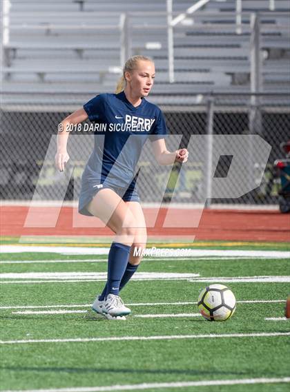 Thumbnail 1 in Perry vs. Gilbert (Coyote Classic Tournament) photogallery.