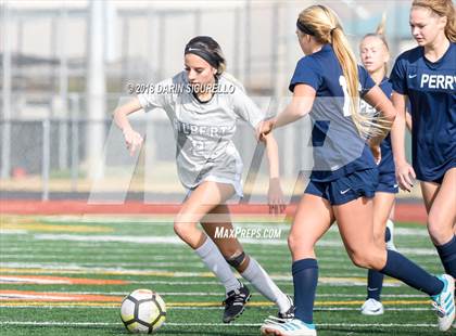 Thumbnail 2 in Perry vs. Gilbert (Coyote Classic Tournament) photogallery.