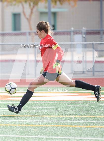 Thumbnail 1 in Perry vs. Gilbert (Coyote Classic Tournament) photogallery.