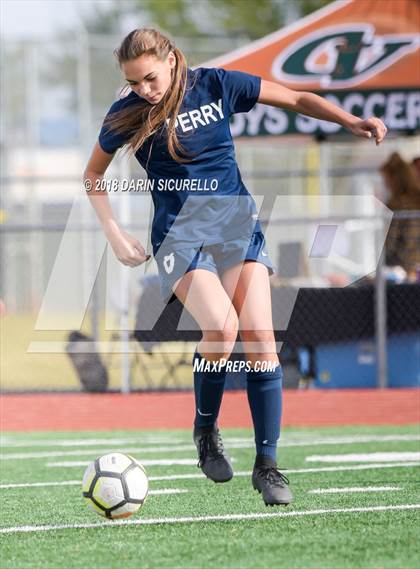 Thumbnail 1 in Perry vs. Gilbert (Coyote Classic Tournament) photogallery.