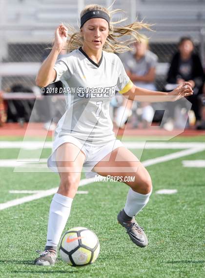 Thumbnail 2 in Perry vs. Gilbert (Coyote Classic Tournament) photogallery.