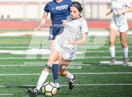 Thumbnail 2 in Perry vs. Gilbert (Coyote Classic Tournament) photogallery.