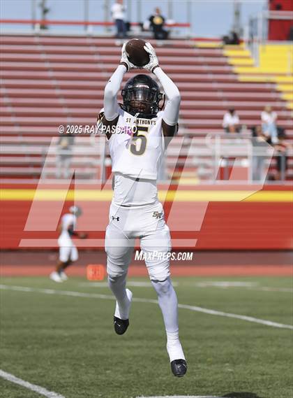 Thumbnail 3 in St. Anthony's @ Chaminade photogallery.