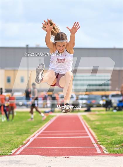 Thumbnail 1 in Bridgeland High School Invitational photogallery.