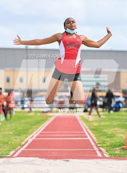 Thumbnail 2 in Bridgeland High School Invitational photogallery.