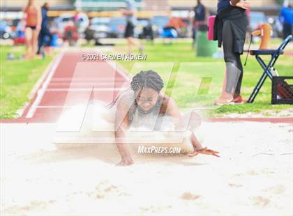 Thumbnail 1 in Bridgeland High School Invitational photogallery.