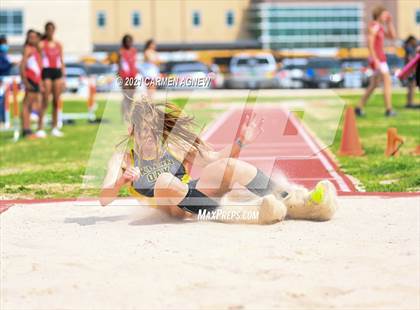 Thumbnail 2 in Bridgeland High School Invitational photogallery.
