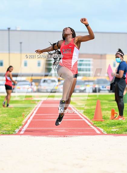 Thumbnail 1 in Bridgeland High School Invitational photogallery.