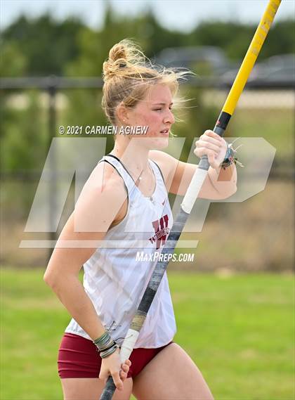 Thumbnail 1 in Bridgeland High School Invitational photogallery.