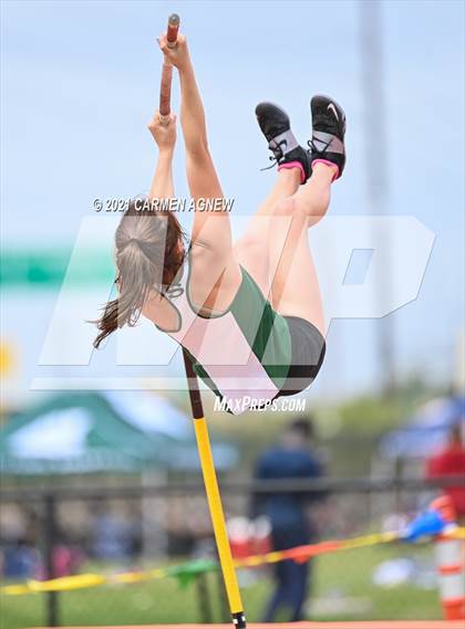 Thumbnail 3 in Bridgeland High School Invitational photogallery.