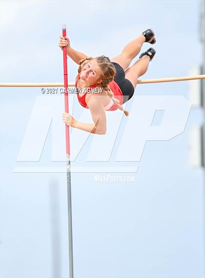 Thumbnail 3 in Bridgeland High School Invitational photogallery.