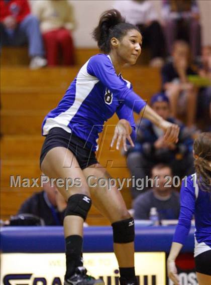 Thumbnail 2 in Liberty @ Grandview (Class 5A Region B Playoff) photogallery.
