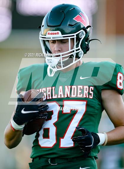Thumbnail 2 in The Woodlands vs Aguilas MX Prep Mexico photogallery.
