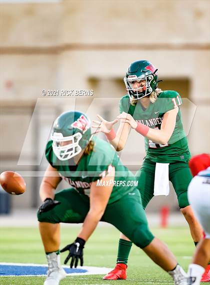 Thumbnail 2 in The Woodlands vs Aguilas MX Prep Mexico photogallery.