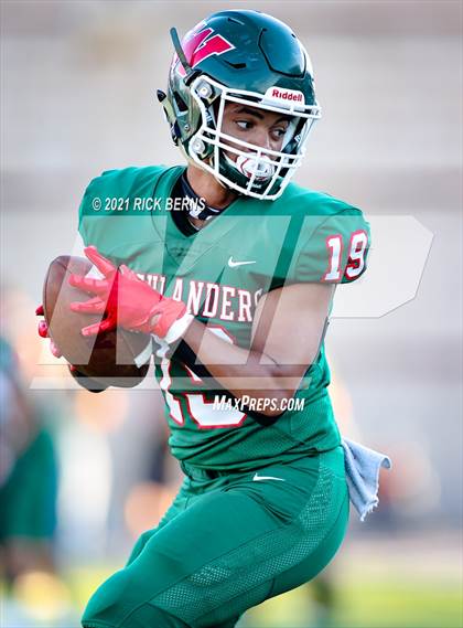 Thumbnail 2 in The Woodlands vs Aguilas MX Prep Mexico photogallery.
