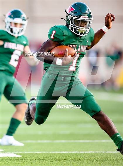 Thumbnail 1 in The Woodlands vs Aguilas MX Prep Mexico photogallery.