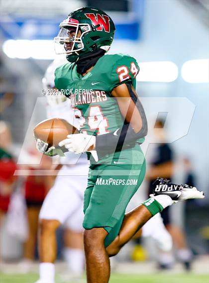 Thumbnail 2 in The Woodlands vs Aguilas MX Prep Mexico photogallery.