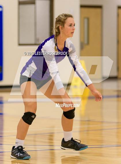 Thumbnail 2 in Warren vs Boerne (NISD Tournament) photogallery.