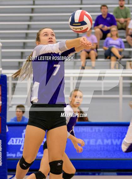 Thumbnail 3 in Warren vs Boerne (NISD Tournament) photogallery.
