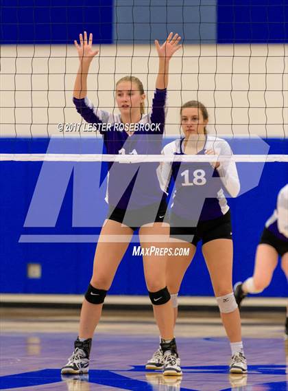 Thumbnail 3 in Warren vs Boerne (NISD Tournament) photogallery.