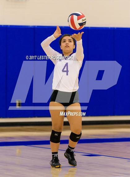 Thumbnail 1 in Warren vs Boerne (NISD Tournament) photogallery.