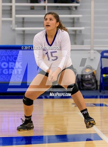 Thumbnail 3 in Warren vs Boerne (NISD Tournament) photogallery.