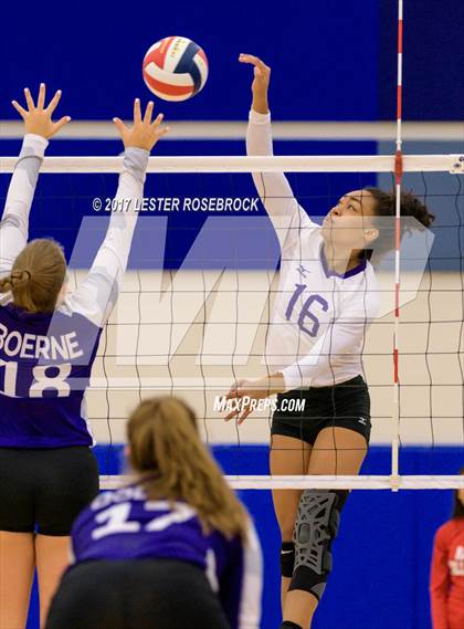 Thumbnail 3 in Warren vs Boerne (NISD Tournament) photogallery.