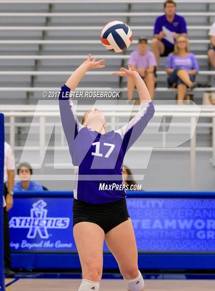 Thumbnail 3 in Warren vs Boerne (NISD Tournament) photogallery.