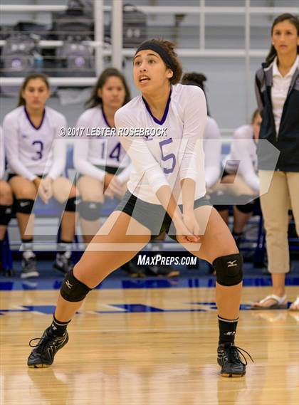 Thumbnail 1 in Warren vs Boerne (NISD Tournament) photogallery.