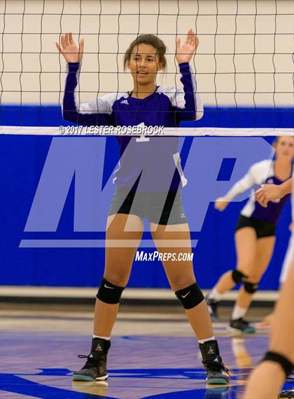 Thumbnail 2 in Warren vs Boerne (NISD Tournament) photogallery.