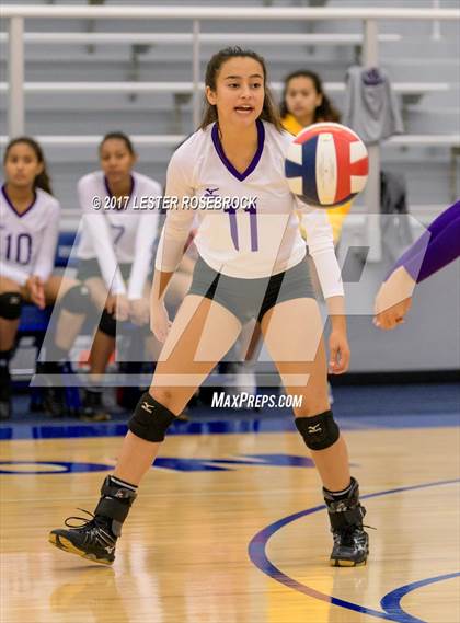 Thumbnail 3 in Warren vs Boerne (NISD Tournament) photogallery.
