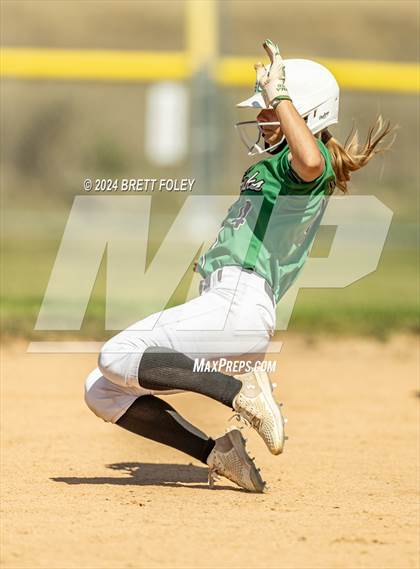 Thumbnail 2 in Skutt Catholic vs. Scottsbluff photogallery.