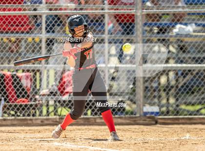 Thumbnail 2 in Skutt Catholic vs. Scottsbluff photogallery.
