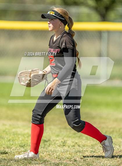 Thumbnail 3 in Skutt Catholic vs. Scottsbluff photogallery.