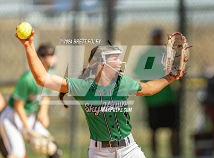 Thumbnail 2 in Skutt Catholic vs. Scottsbluff photogallery.