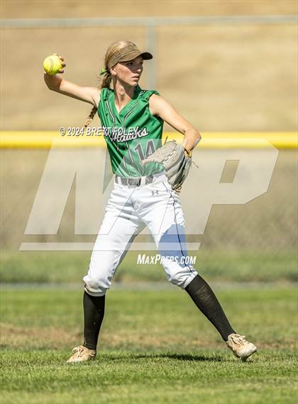 Thumbnail 3 in Skutt Catholic vs. Scottsbluff photogallery.