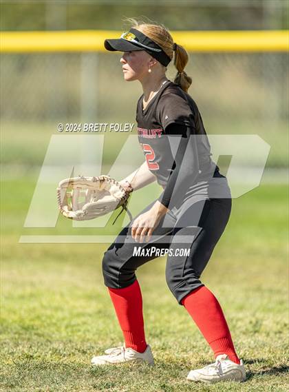 Thumbnail 2 in Skutt Catholic vs. Scottsbluff photogallery.
